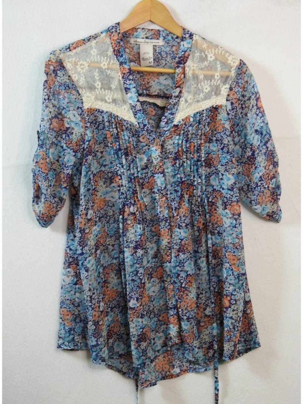 American Rag Cie Entypo Blue Floral Boho Peasant Top Lace Trim Medium - Picture 2 of 9